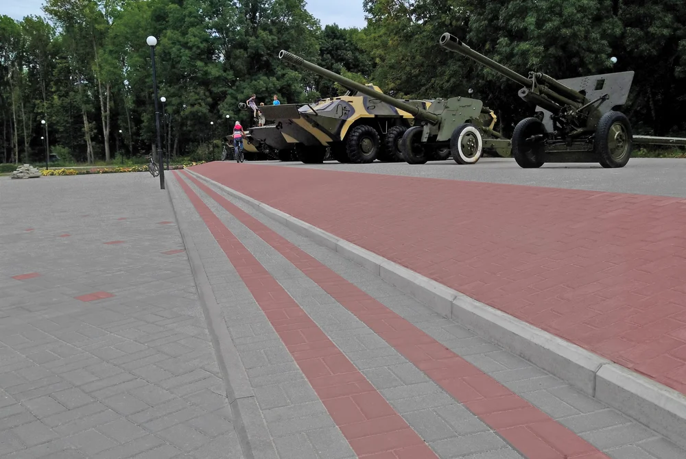 Бордюр дорожный, серый, черный, native